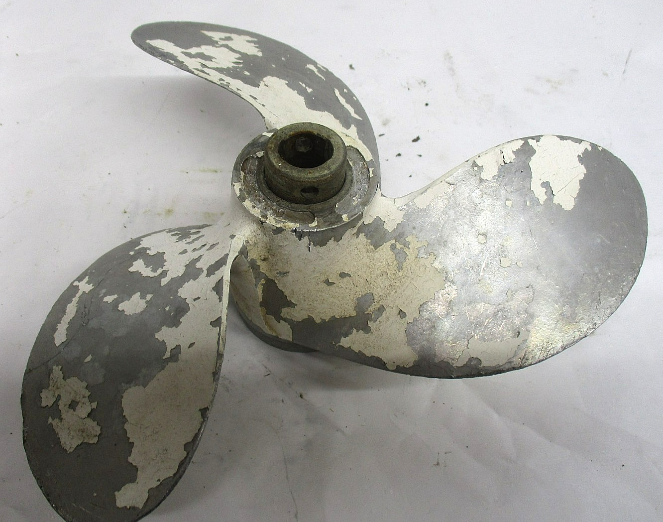 Johnson Evinrude OEM 4-8 HP Alum 3 Blade 0390830 Prop Propeller 8 .6 X 7