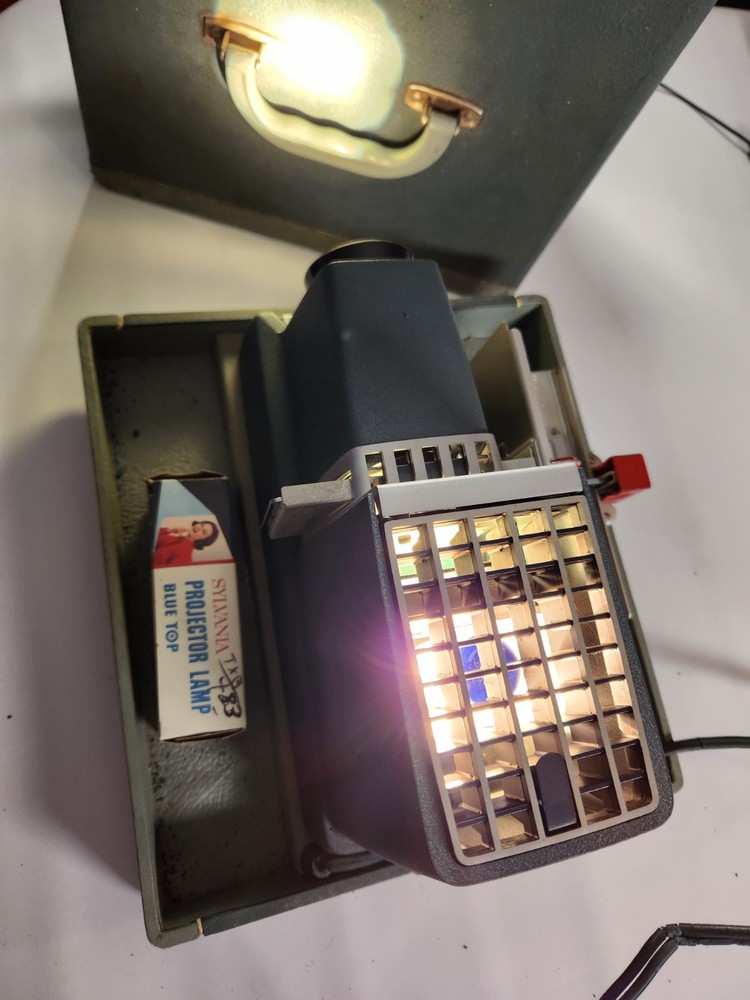 Argus 300 Automatic Slide Projector Model III Series Carry Case Tested Working