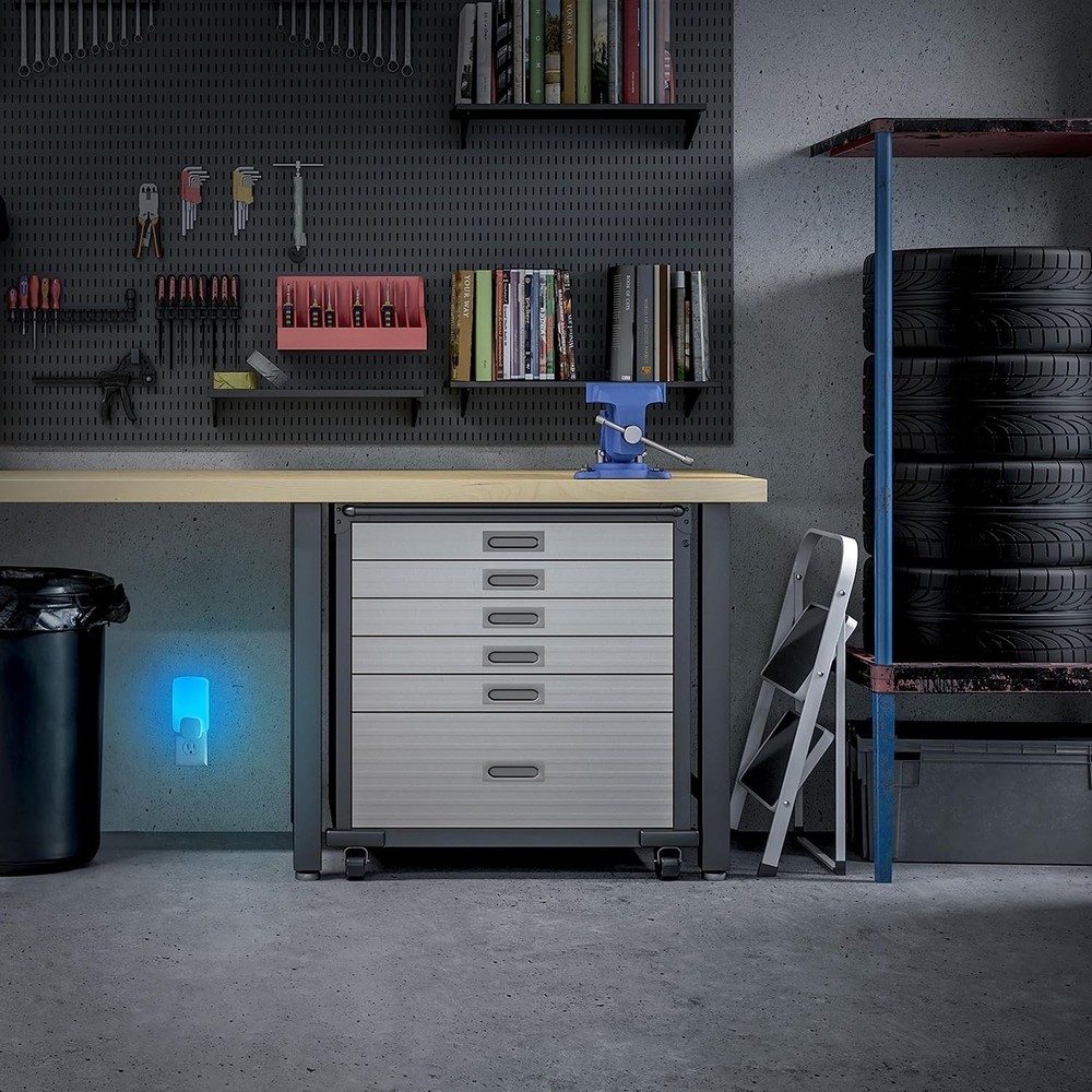 Raid Essentials Flying Insect Light Trap Refills, 2 Light Trap Refill Cartridges