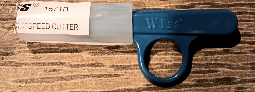 Wiss 1570B Sharp Point Quick-Clip Lightweight Speed Cutting Scissor