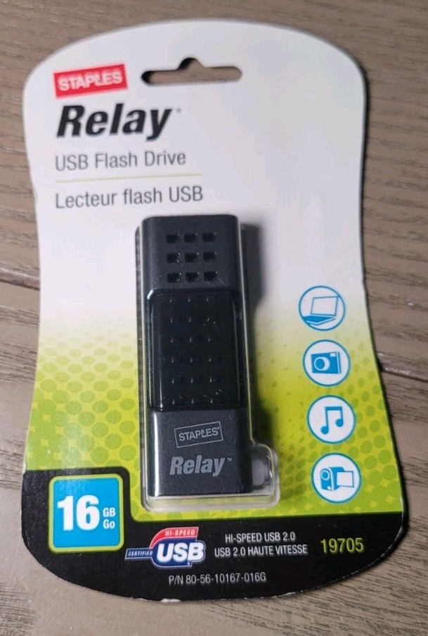 Staples Relay USB Flash Drive 16GB