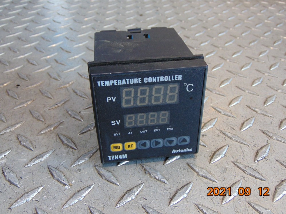 TZN4M-14S Autonic  Temperature Controller Multi Range Multi Sensor