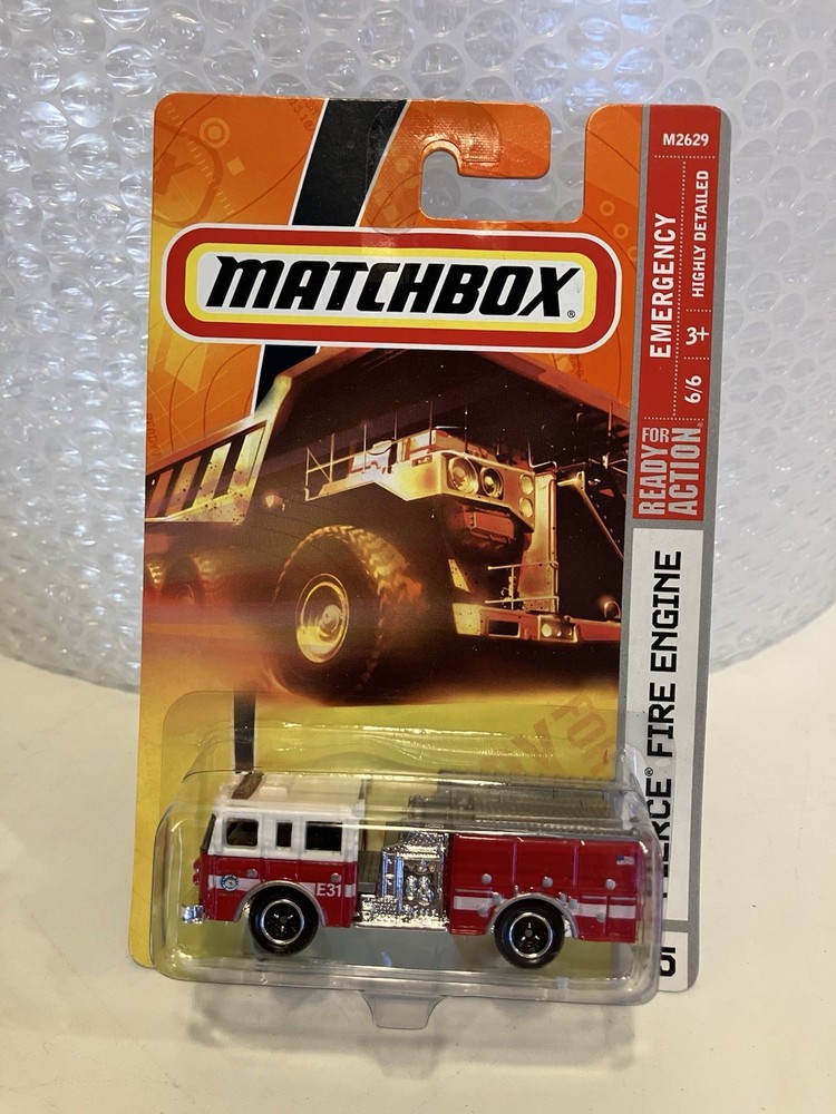 2007 Matchbox #75 Pierce Fire Engine Truck Red Combine Ship