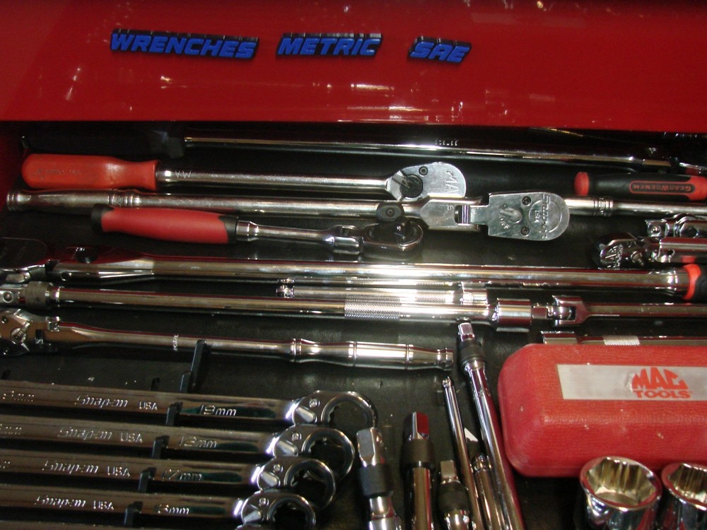 master techs tools and roller