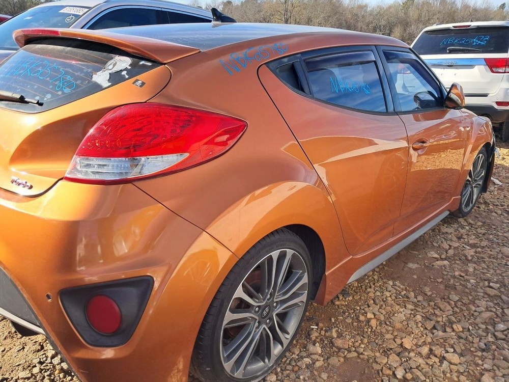 VELOSTER 2016 Glove Box 4895745