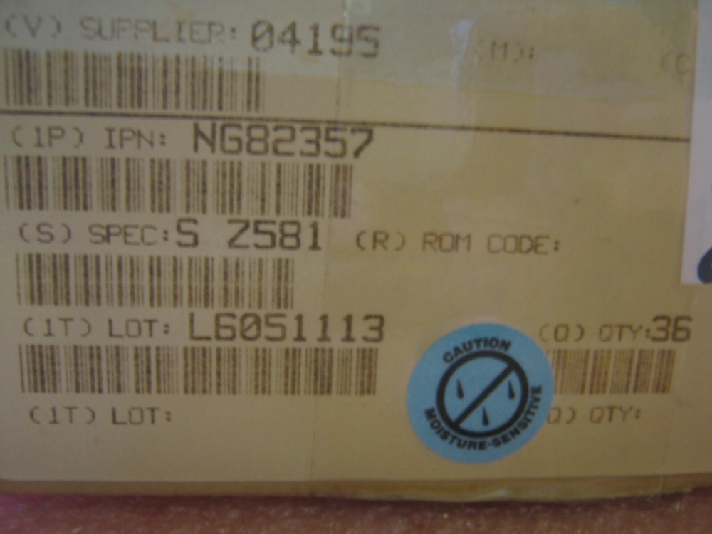 Intel NG82357 SZ581 Peripheral Controller NOS