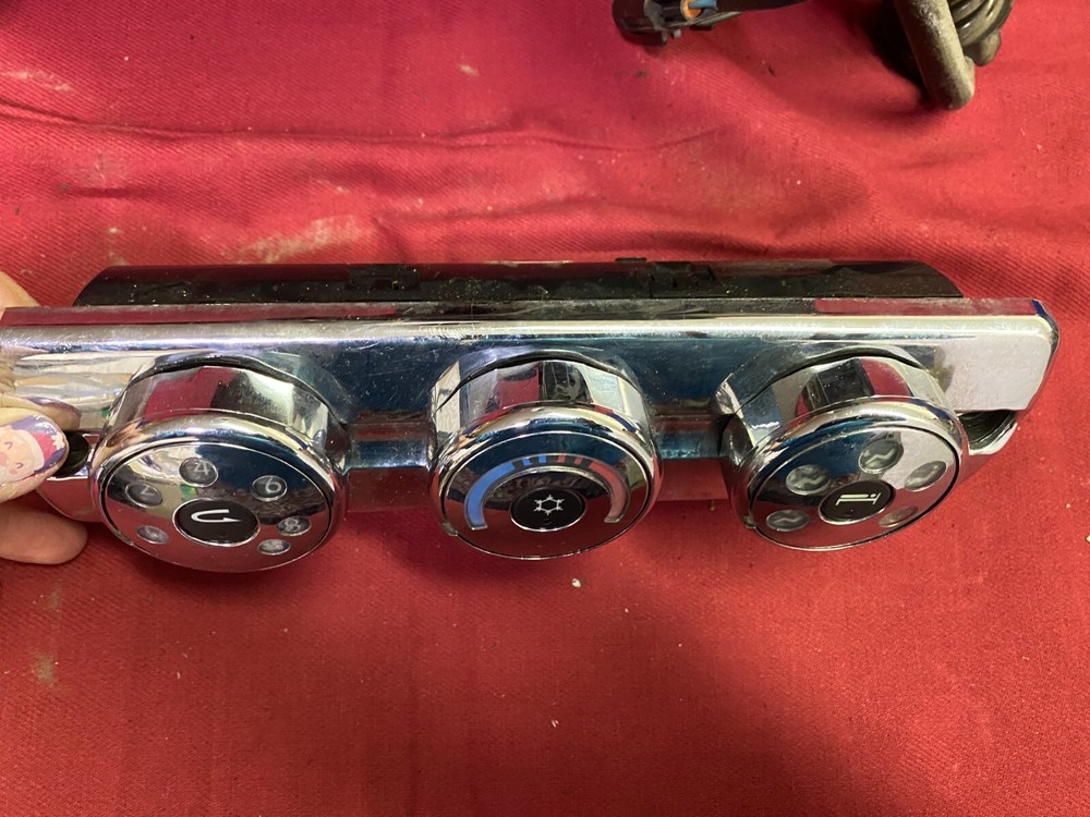 Freightliner A22-60645-501 Climate temperature control panel HVAC CHROME FACE