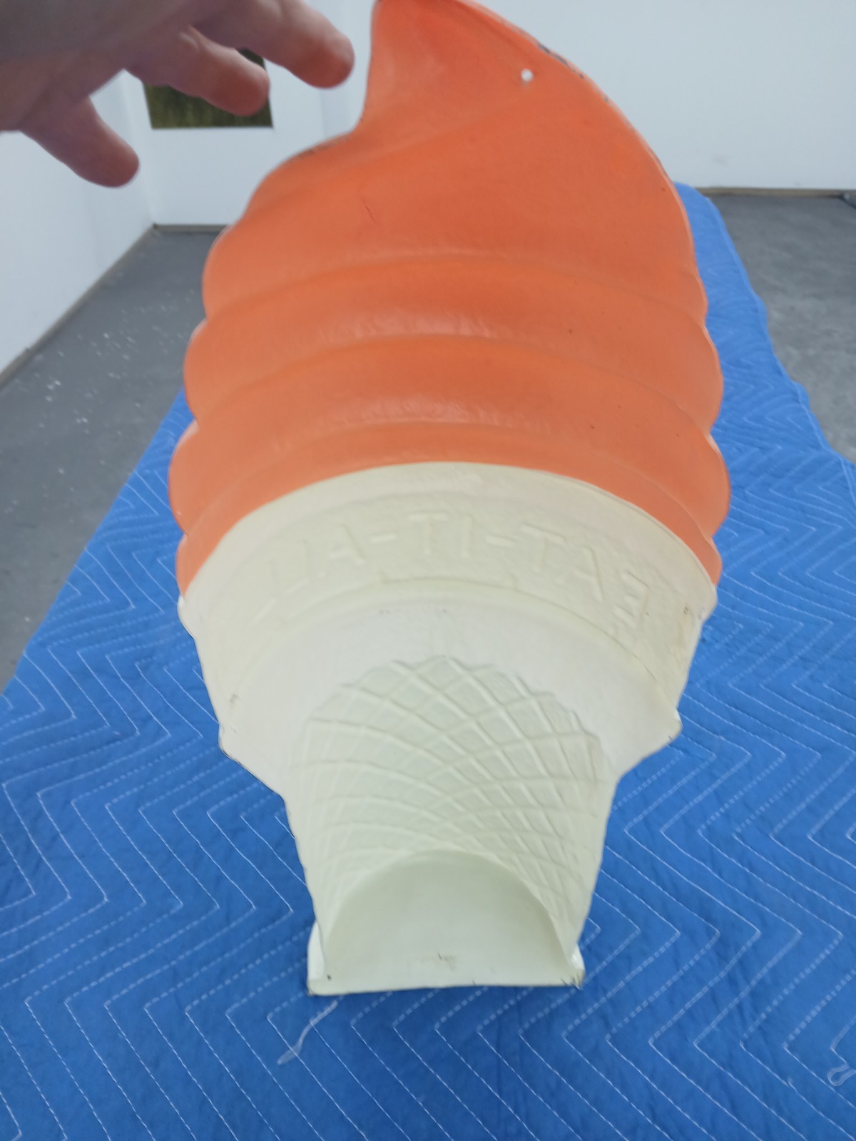 Vintage Eat It All Ice Cream Cone Plastic Advertising Lens Ships Free