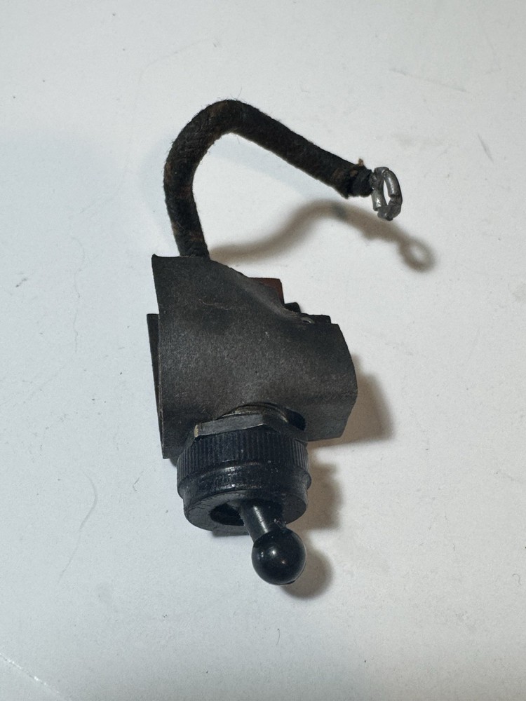 SINGER FEATHERWEIGHT SEWING MACHINE 221 LIGHT SWITCH