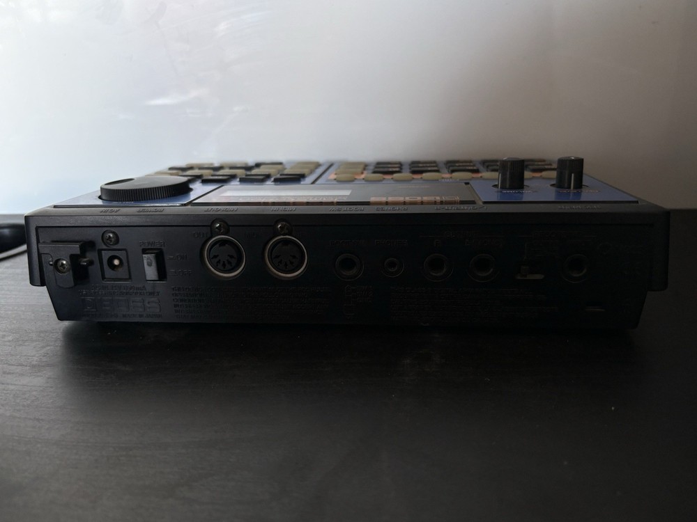 Boss JS-5 JamStation Backing Machine, Multi Effect Guitar W/ Power Supply & Box