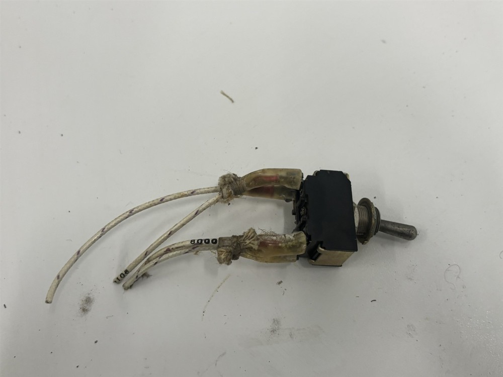 66 Mooney M20 C Mark 21 Toggle Switch AN3027-2 ST50K
