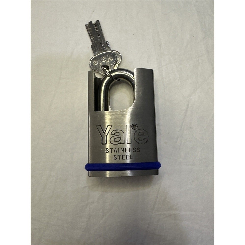 Yale Padlock With 2 Keys locksmith equipment