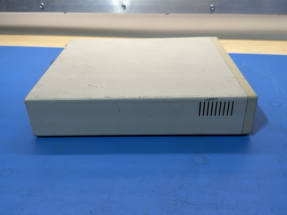 Pioneer LaserMemory External SCSI Optical Drive DE-SH7101 Powers On