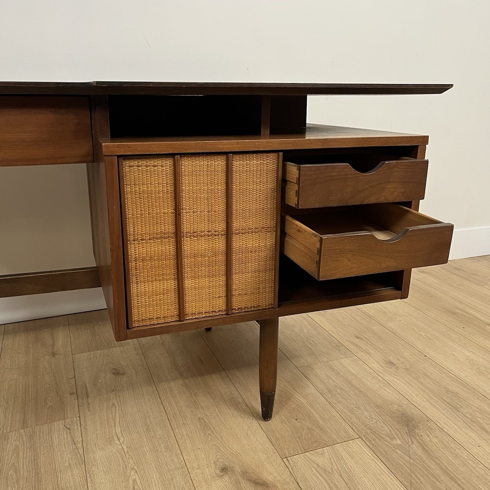 Mid-Century Modern Desk By Hooker For Mainline