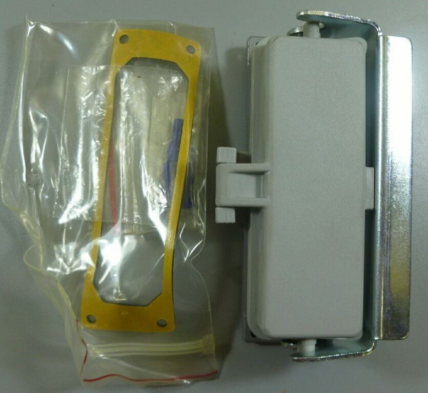 Phoenix Contact D9F/M 5601819 120VAC Programming Port Data Power