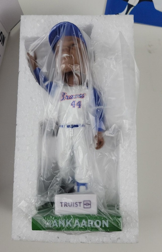 Hank Aaron '74 Home Run Record Bobblehead Bundle NEW Poster & Booklet