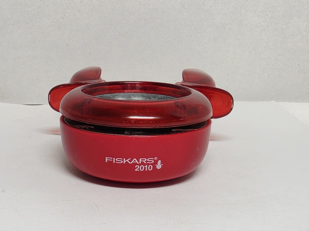 Fiskars Easy Squeeze Snowman Christmas Punch 2010