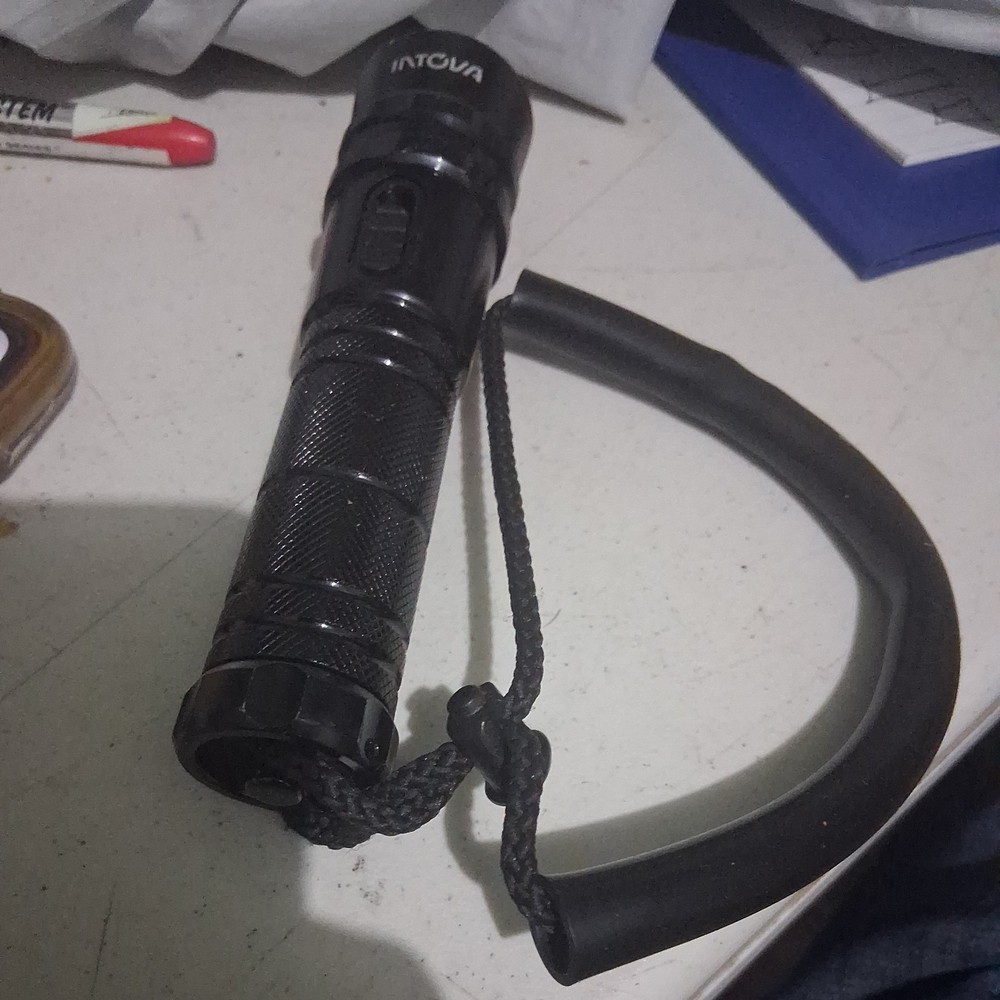 INTOVA LIGHT WATERPROOF TORCH DIVERS LED LIGHT