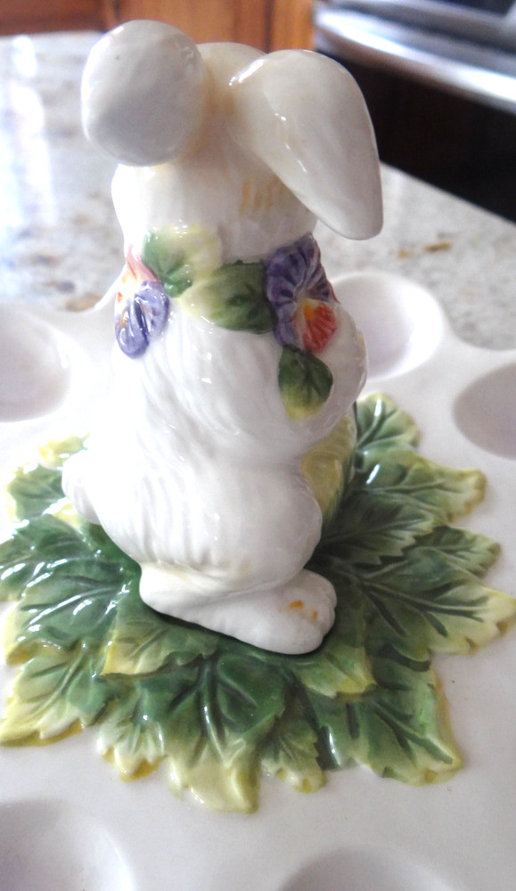 EUC THE BUNNY COLLECTION by CornerRUBY CERAMIC EASTER RABBIT DEVILED EGG DISH