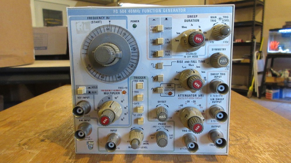 Tektronix FG504 40Mhz function generator. (for parts-non-working)