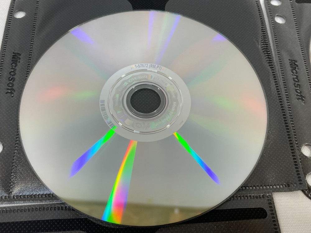 Microsoft SQL Server 2005 for DVD Installations Windows PC 6-Disc Set Software