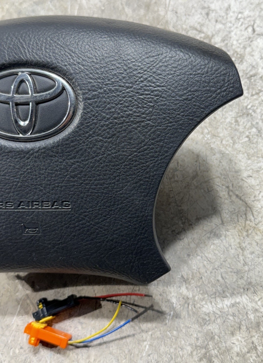 2005 - 2011 TOYOTA TACOMA AIRBAG STEERING WHEEL AIRBAG WITH AUDIO CONTROL & VIN