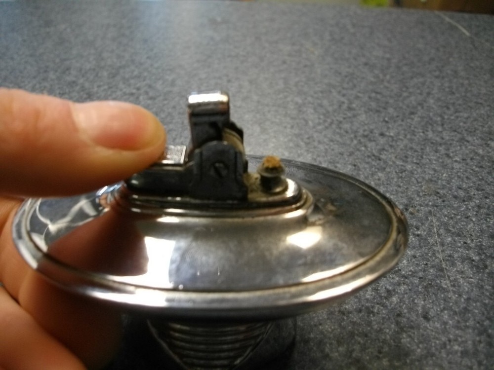 Vintage Ronson "Tempo" Chrome Table Lighter