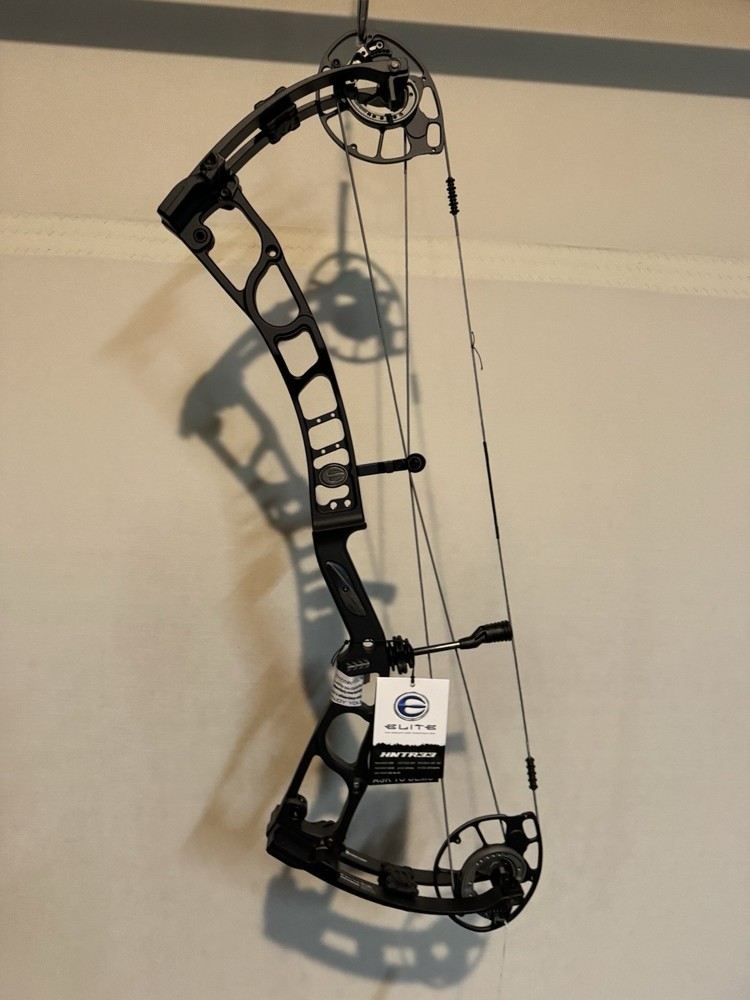 Elite Hunter 33