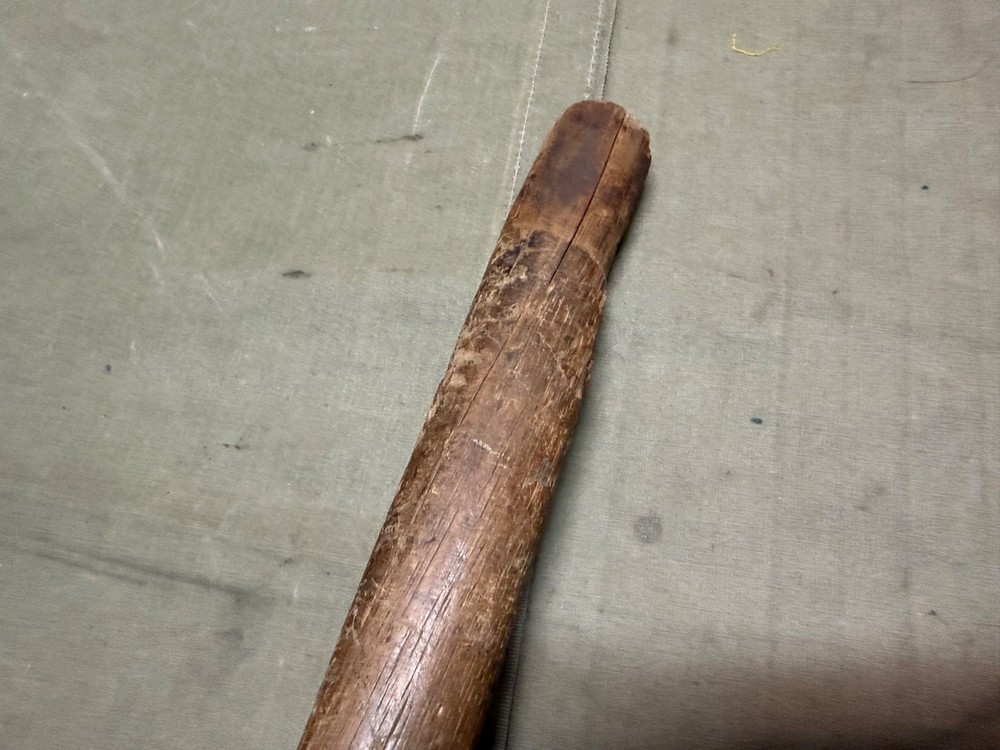 ORIGINAL WWII US ARMY M1942 FIELD AXE HATCHET WOODEN HANDLE REPLACEMENT