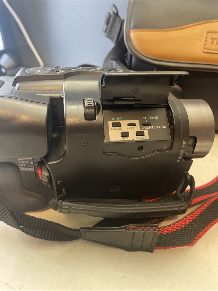 JVC Compact VHS Camcorder W/ Bag, Paperwork Untested GR-AXM10 Dead Battery?