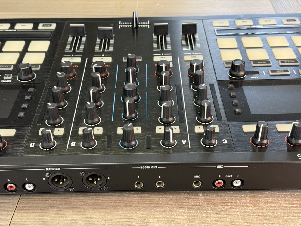Native Instruments Traktor Kontrol S5 DJ Controller