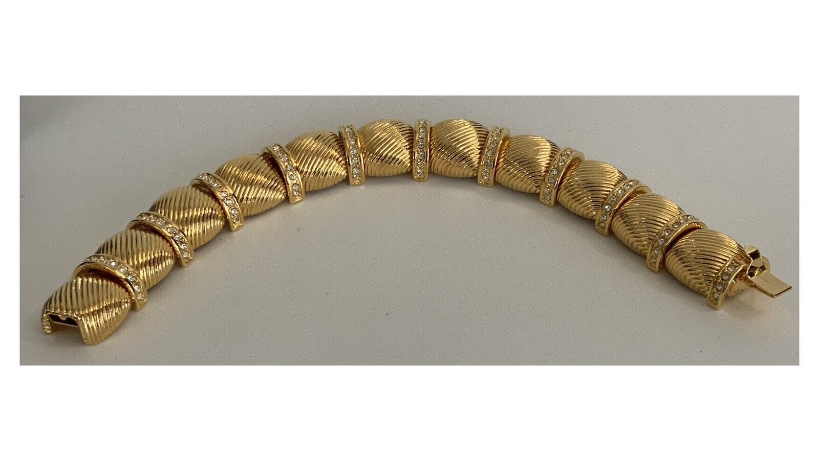 Vtg Joan Rivers Chunky Textured Gold Tone W/Rhinestones Bracelet - Beautiful!