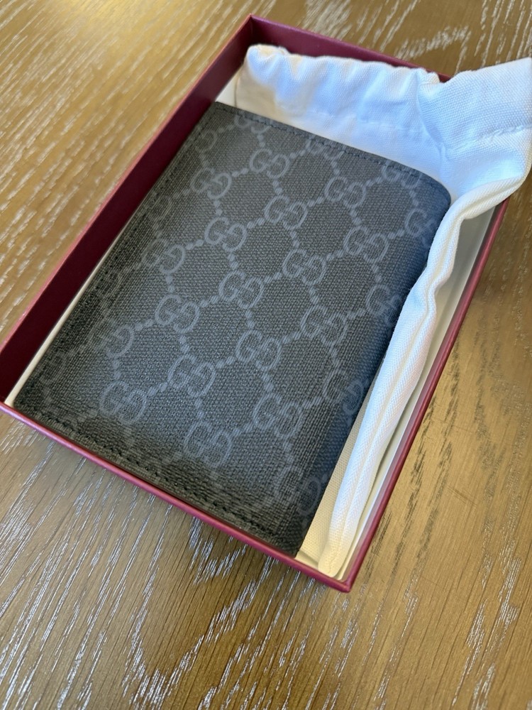 Gucci Passport Case grey with Red Maroon Interior