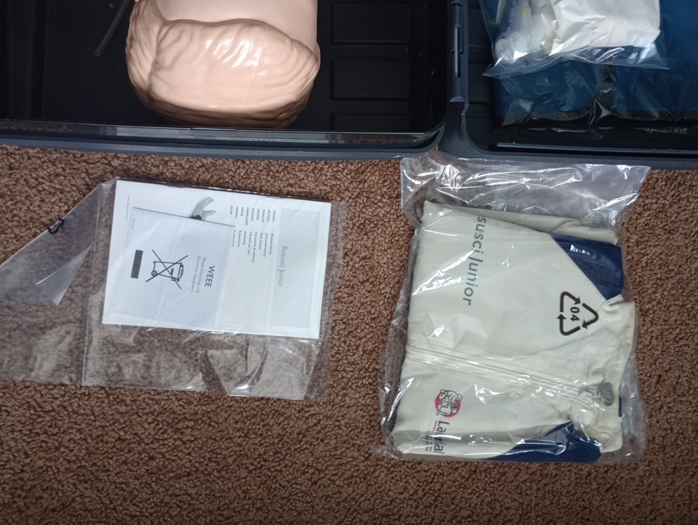 (ONE) Laerdal Resusci Junior CPR Trainer Dummy System w/ Hard Case -EMT Training