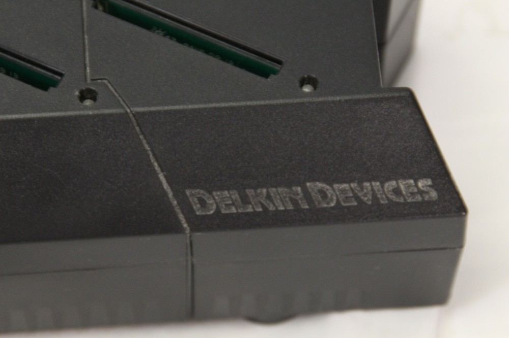 Delkin Devices Image Router USB 2.0 CF Card Four-Slot Reader DDREADER 40