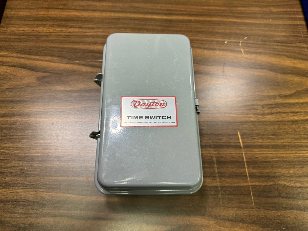 Dayton Time Switch Box Model 2E258A Electric Timer