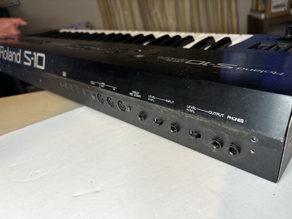 ROLAND S-10 W/Gotek Sampling Keyboard sampler synthesizer READ DESCRIPTION