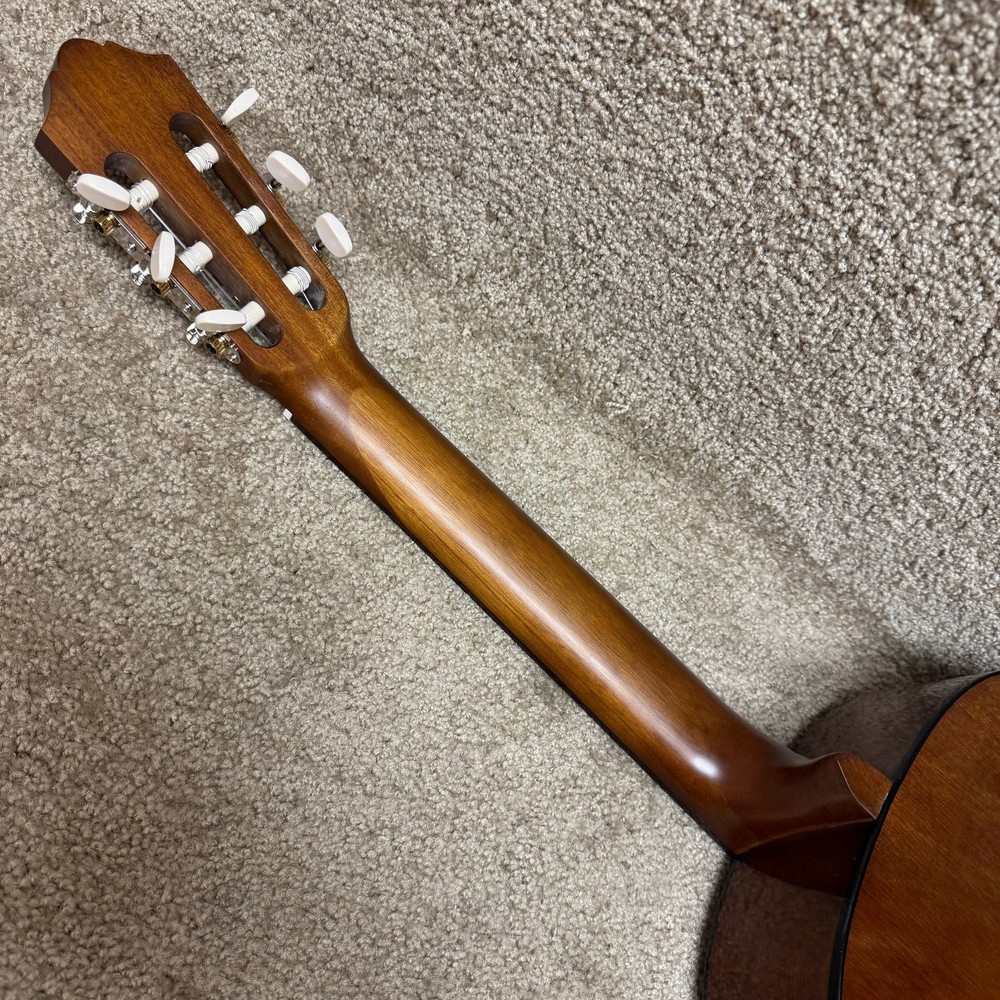 Yamaha C40 PKG Gigmaker Classical w/ Bag & Tuner