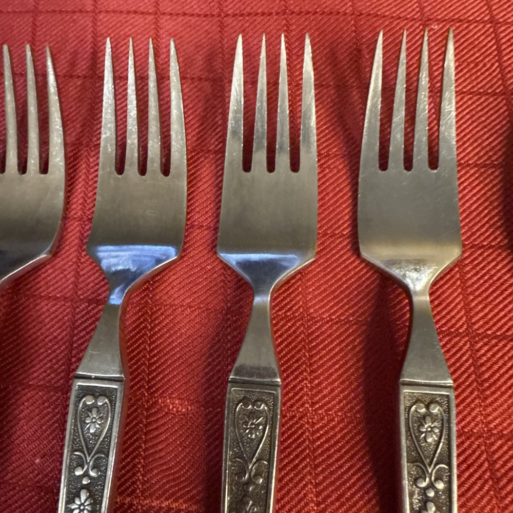 UNF214 Stainless Unknown Mfr Japan Scrolls 35pc Service For 6 + 5pc Serving Set