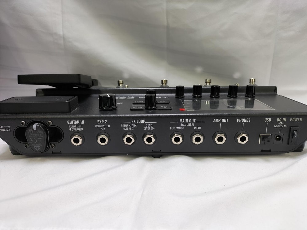 LINE6 POD GO Guitar Multi-Effects Processor Floorboard w/ HX Models Expression