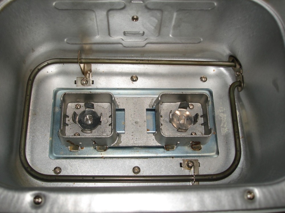 Welbilt Bread Machine Dual (2) - 1 lb.Loaf Express Setting - ABM1L23 Bread Maker
