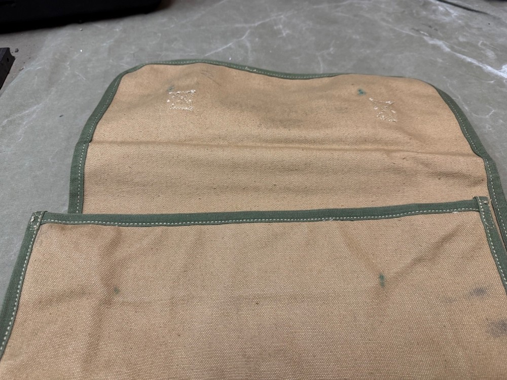 ORIGINAL WWII US ARMY INFANTRY CANVAS WORKERS ROLL CARRY CASE