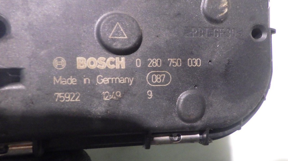 02 AUDI A6 Throttle Body