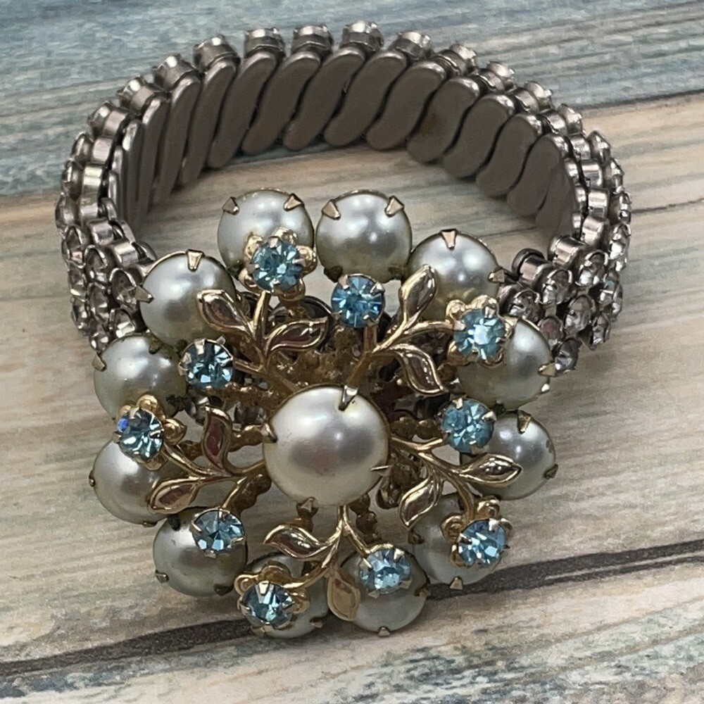 Adorned Crown Artisan Assemblage Stretch rhinestone blue cluster bracelet