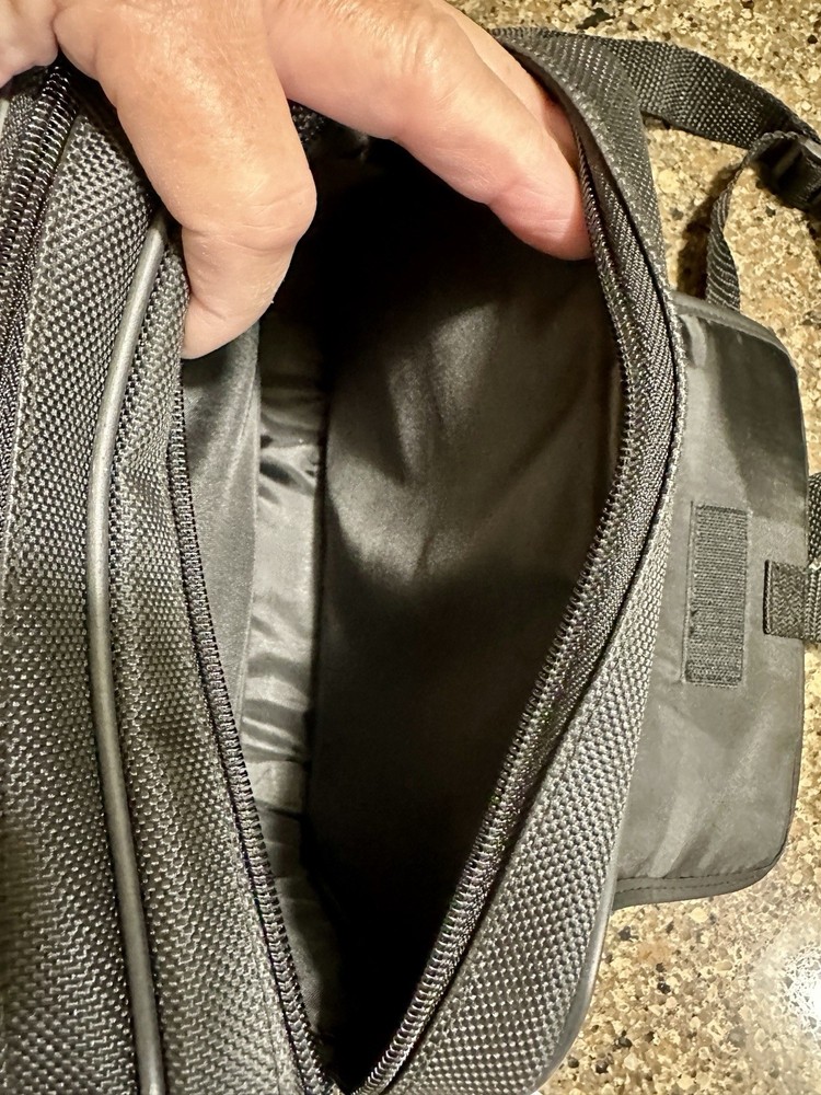 ICON, CARRYING CASE FOR PORTABLE DVD PLAYER