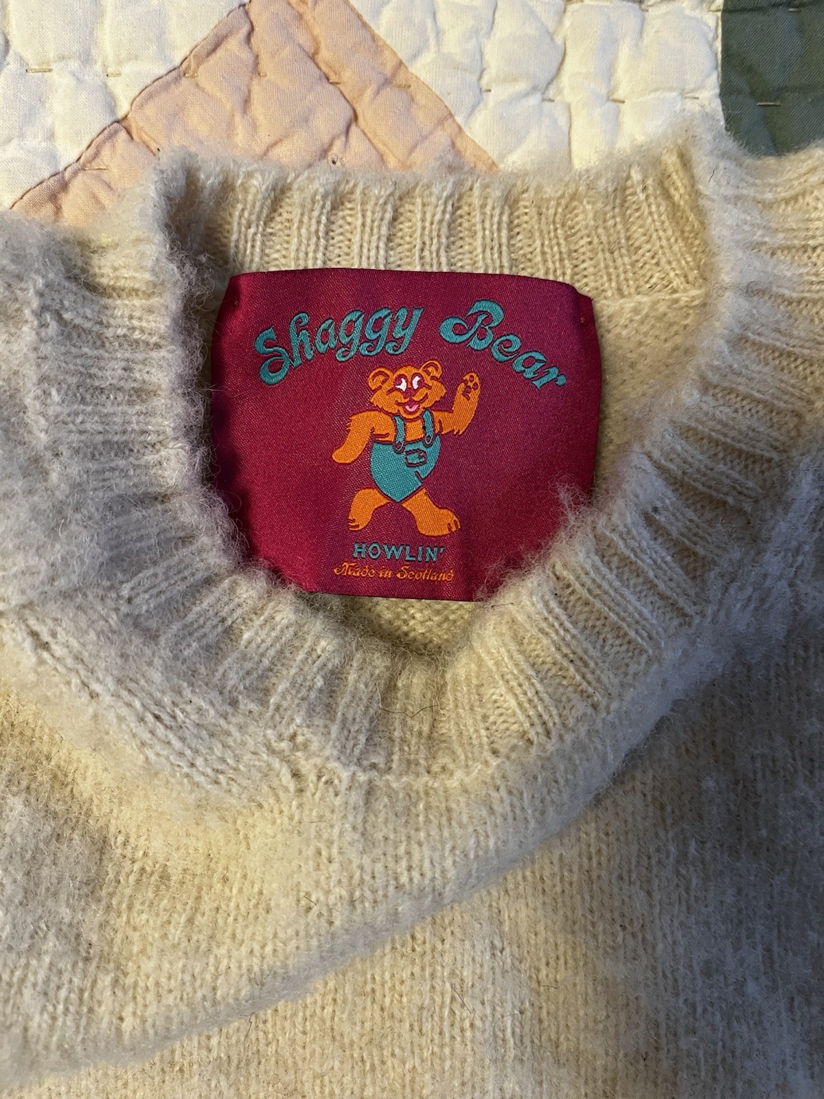 Howlin Shaggy Bear Dog Sweater made in Scotland Cream Off-White L/XL Morrison