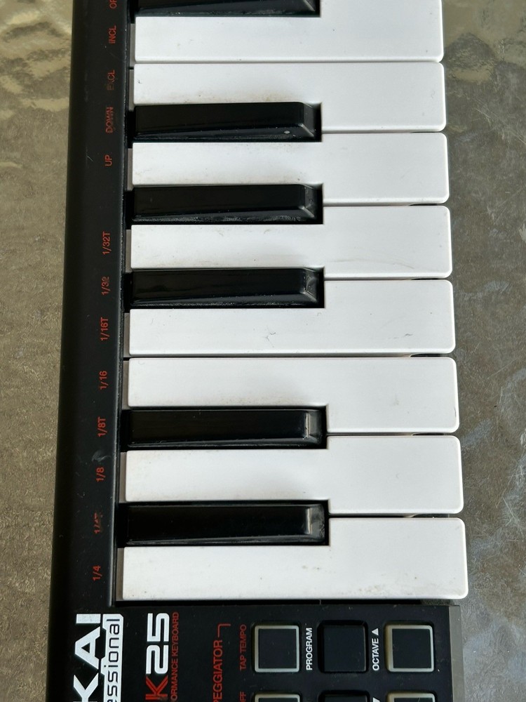 AKAI Professional LPK25 Laptop USB Performance Controller Keyboard