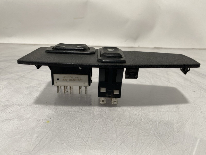 2020 Freightliner 122SD Power Window Switch (745-10197)