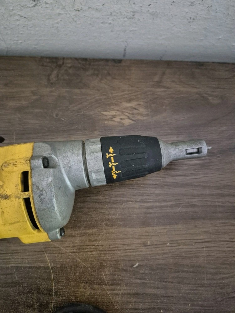DEWALT DW272 VSR Drywall Screwdriver