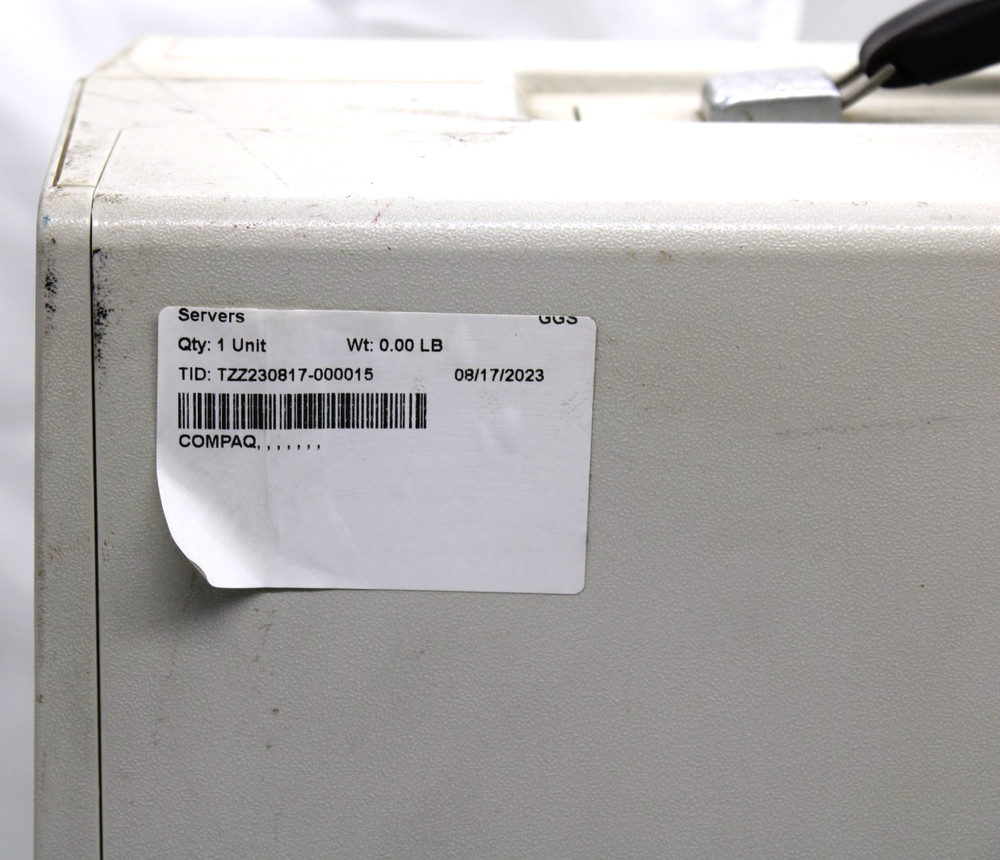 COMPAQ Plus Vintage Personal Portable Desktop Computer - Powers-On